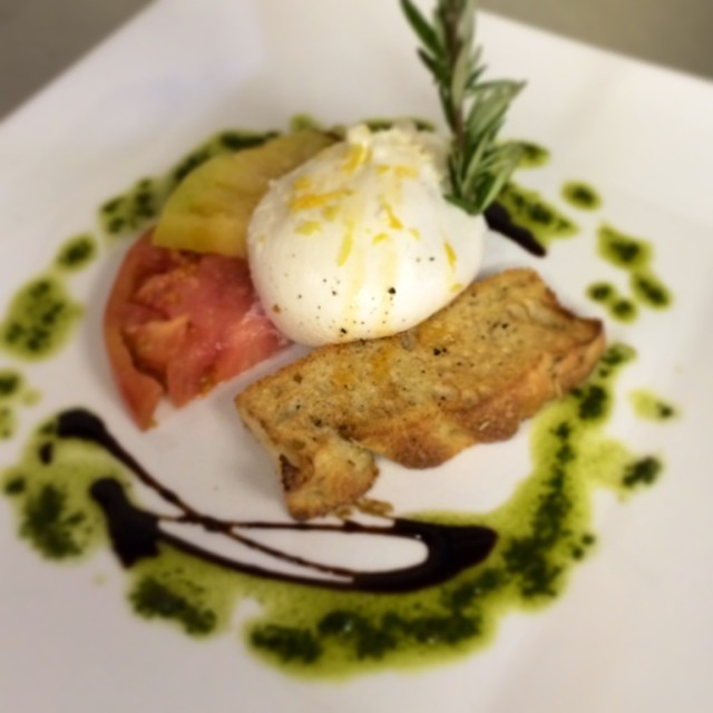 burrata-crostini
